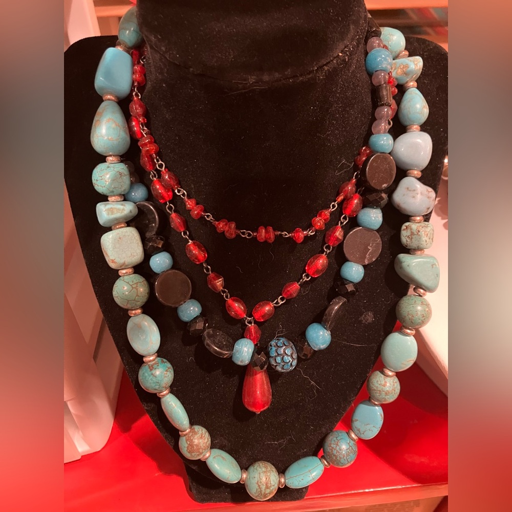 👛💰👛 4 for $20 3 Necklaces